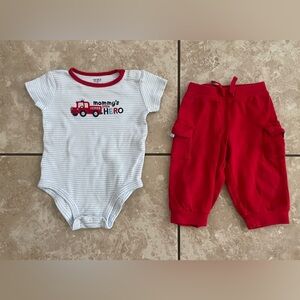 (2) Carter’s 6 Month Outfits
